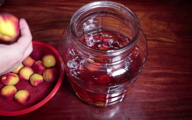 Cách ngâm rượu đào ngay tại nhà 