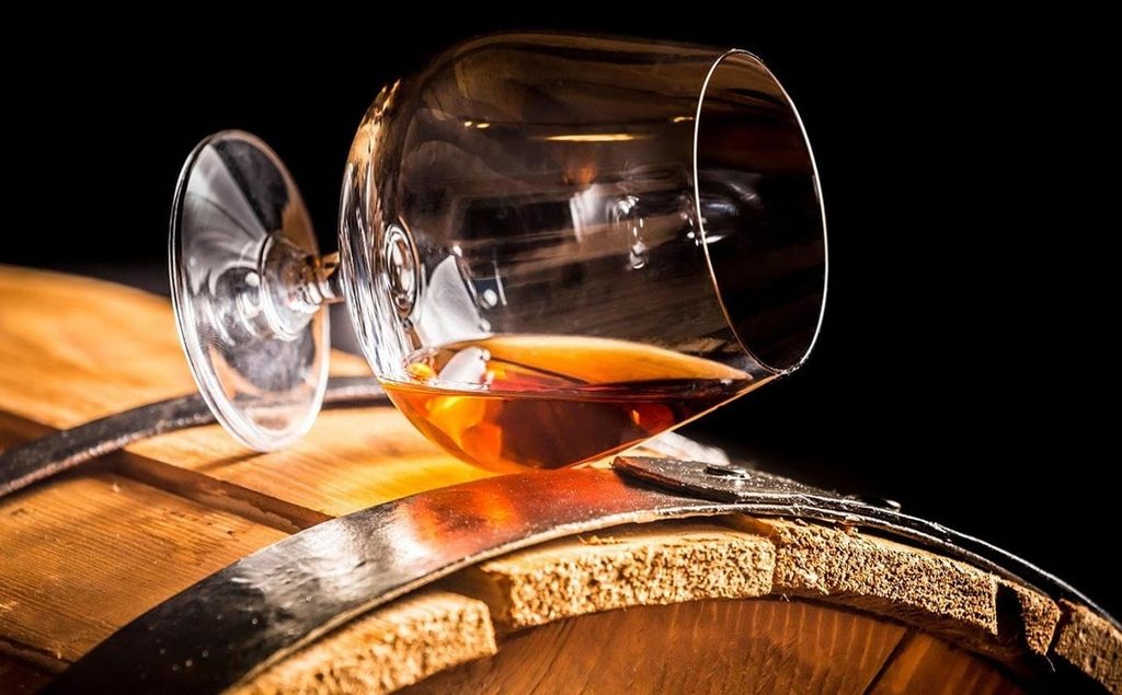 Cognac bắt nguồn từ một thị trấn nhỏ thuộc tỉnh Charente, nằm ở vùng Tây Nam nước Pháp.