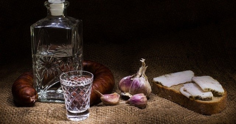 Rượu Vodka được chưng cất qua nhiều bước khác nhau 