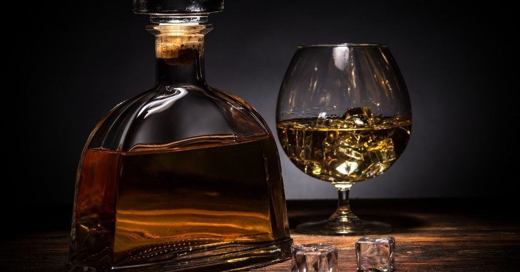 Cognac là một loại rượu mạnh của Pháp, thuộc dòng brandy